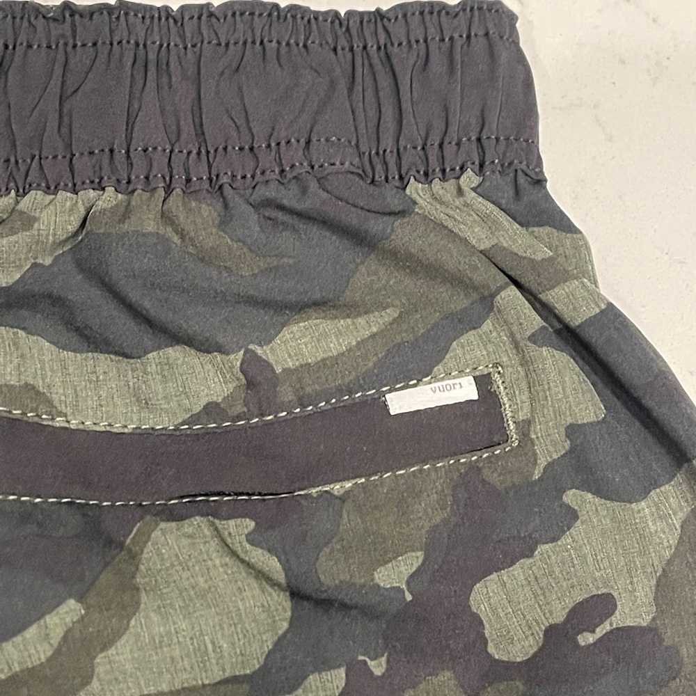 Vuori Banks Shorts in a green camouflage pattern L - Picture 5 of 8